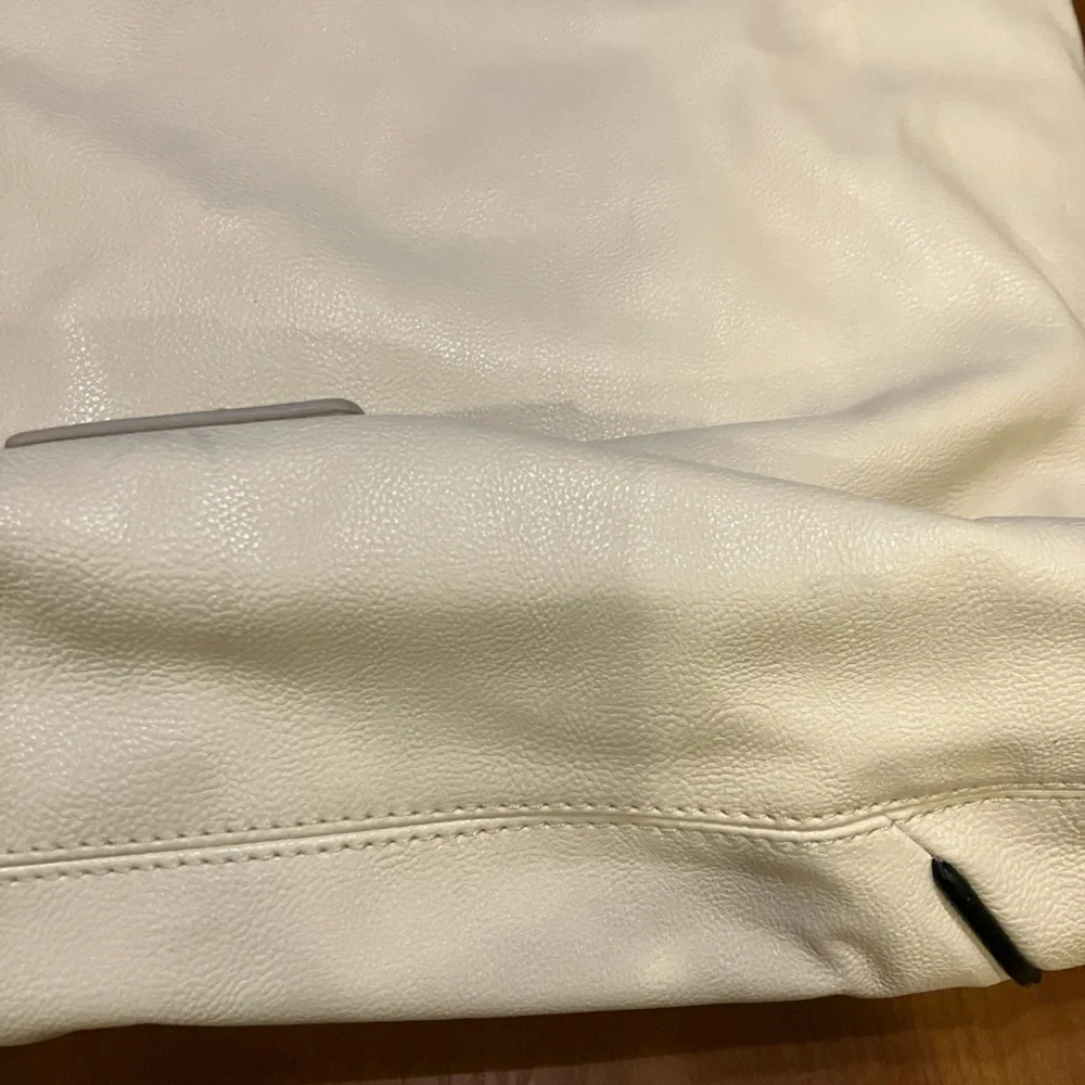 Steve Madden Cream and Black Tote Bag EUC - Picture 5 of 5